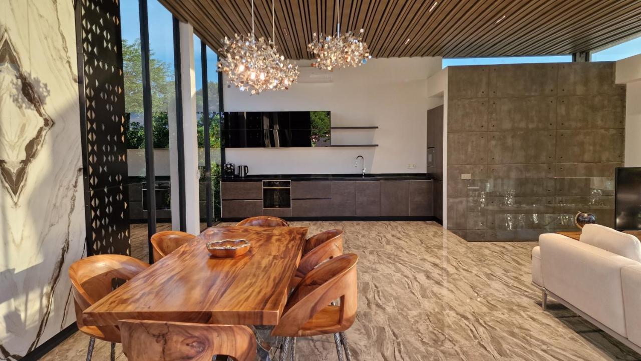 Villa Obsidian, With Staff, Sea View And Walk To Choeng Mon Beach エクステリア 写真