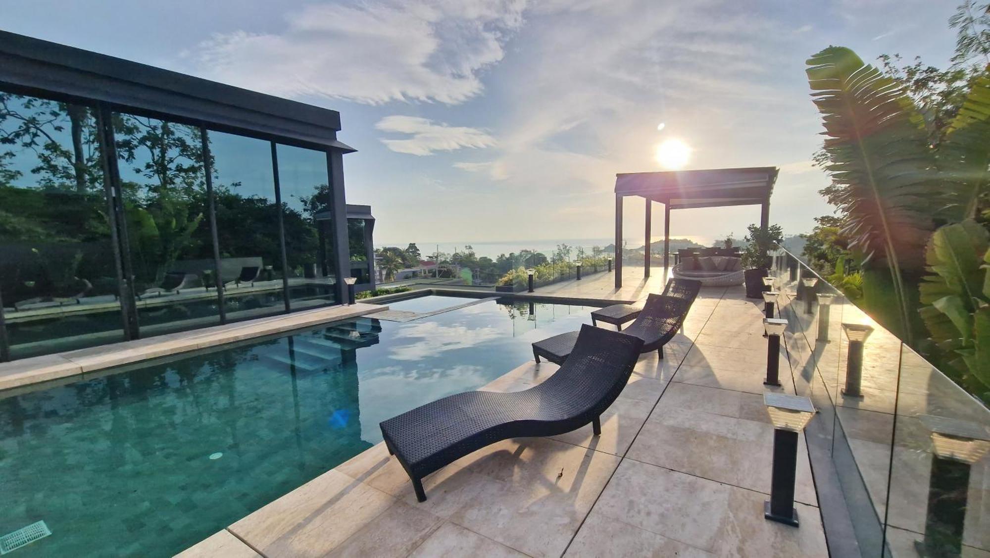 Villa Obsidian, With Staff, Sea View And Walk To Choeng Mon Beach エクステリア 写真